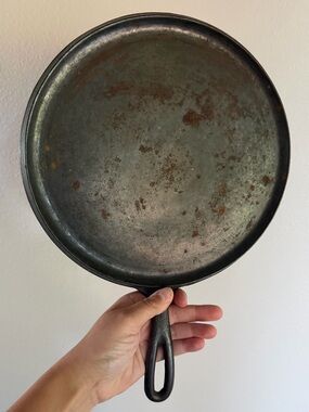 Wagner Ware 10 1/4” Cast Iron Griddle Made In USA Flat Bottom